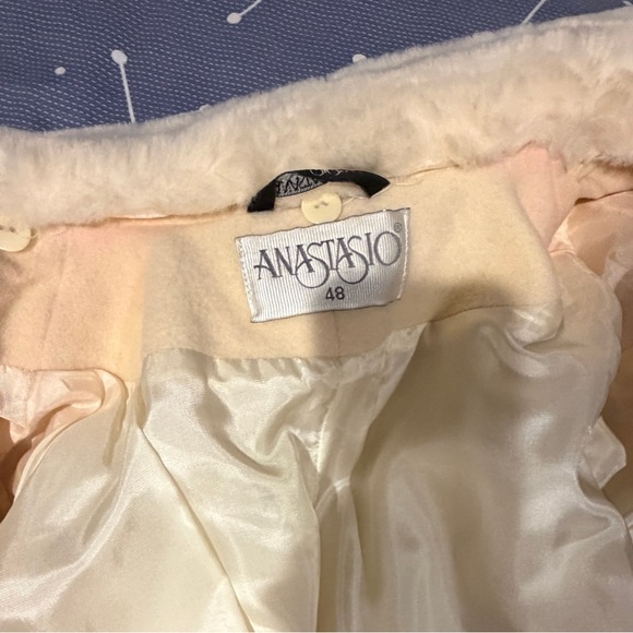Anastasio Wool Long Coat with Fur Collar – Cream – Size 48 (Fits M/L) - Picture 12 of 16